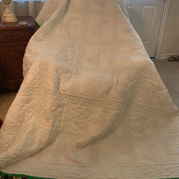 Sun Bonnet Sue Quilt - Picture 6 of 7